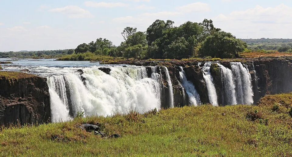 Victoria Falls, Zimbabwe 01.jpg